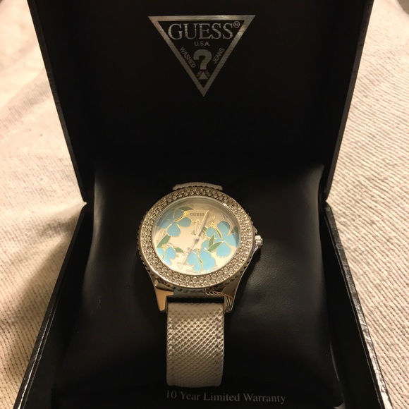 GUESS Ladies Watch - Picture 3 of 7